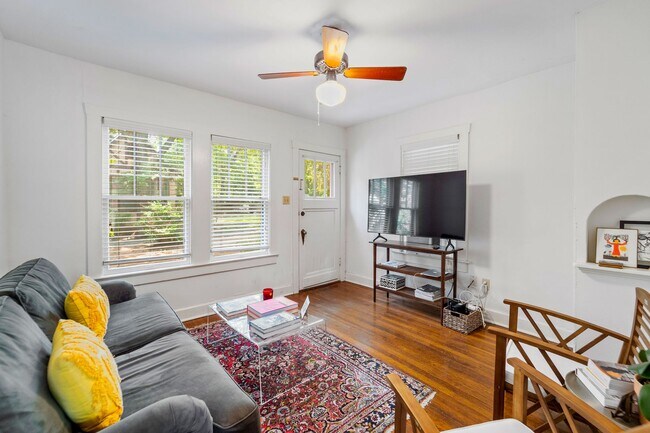 Photo - F09(D-F) Unit D