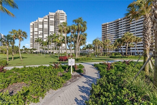 Building Photo - 4021 Gulf Shore Blvd N Unit 202 Rental