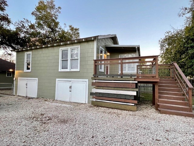 Photo - 1075 W Coll St