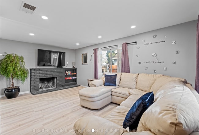 Photo - 325 Falcon Dr