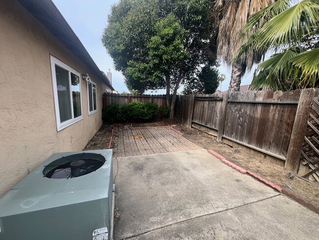 Photo - 2315 Mandarin Way