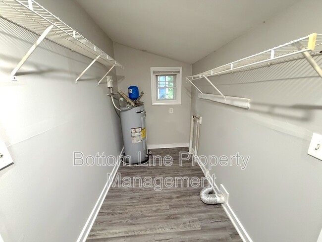 Photo - 917 N Oakland St