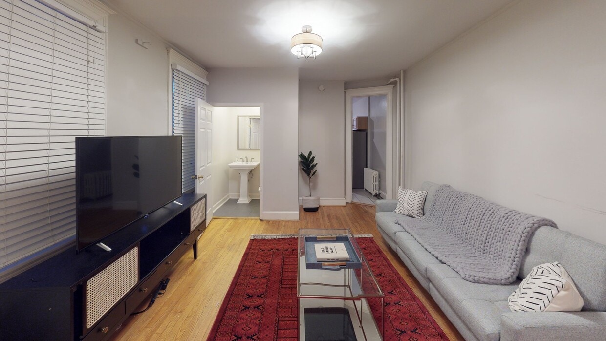 Photo - 1815 Vernon St NW House
