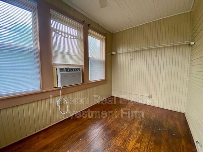 Photo - 1101 College St