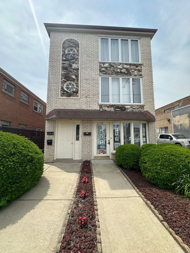 Photo - 6155 S Archer Ave Apartment Unit 6155 Archer Ave   3