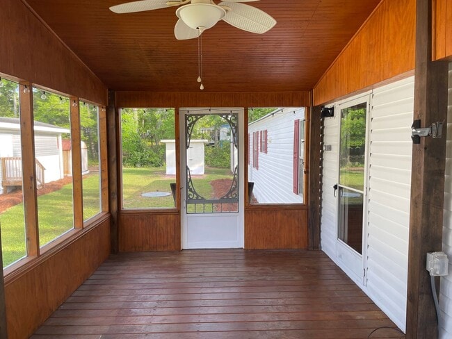 809 Magnolia Dr