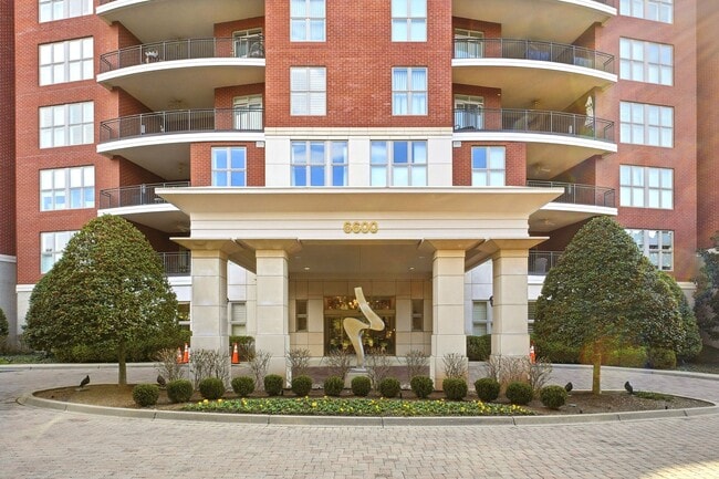 Building Photo - 6600 Seminary Woods Pl