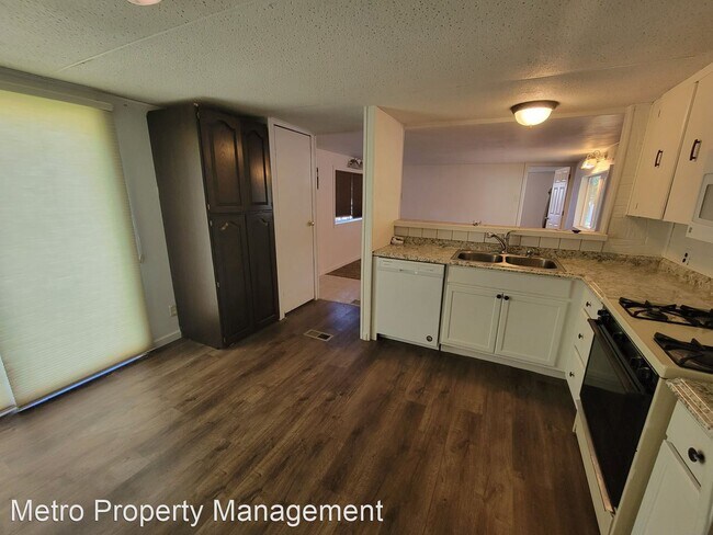 Photo - 2 br, 1 bath House - 496 Riley Road #4