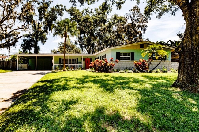 Building Photo - Completely Renovated 3/2 in Lake Conway Es... Rental
