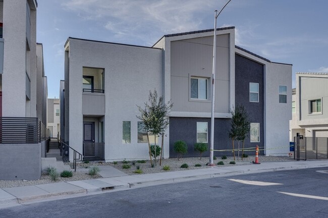 Photo - Modern Townhome Living in Henderson’s Historic Water District!