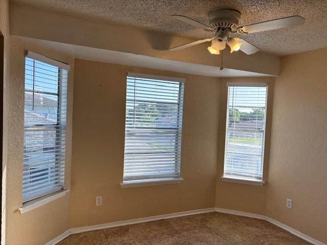 Photo - 825 Quetzal St