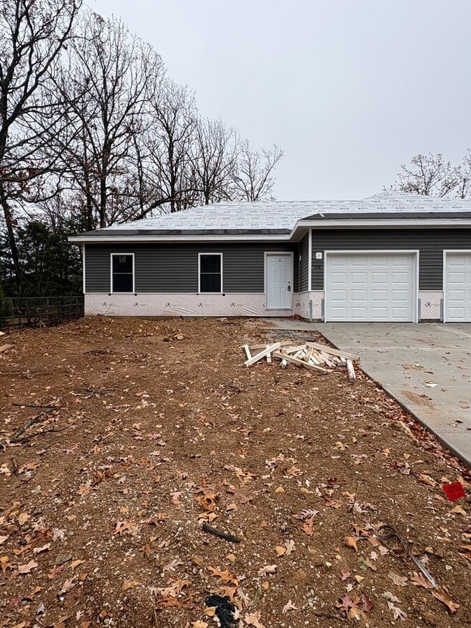 Photo - 598 N Airport Rd Unit 598 N Airport Rd