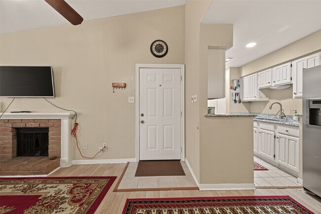 Photo - 2120 Wilcrest Dr Unit 220