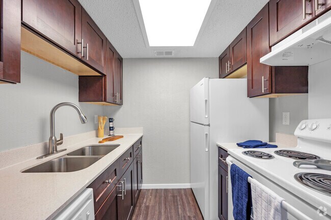 Acapulco 1 Bed 1 Bath 661 Sq Ft
