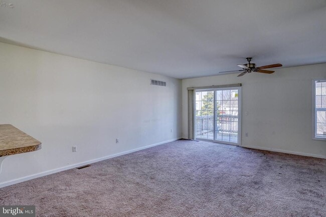Photo - 327 Tribbitt St