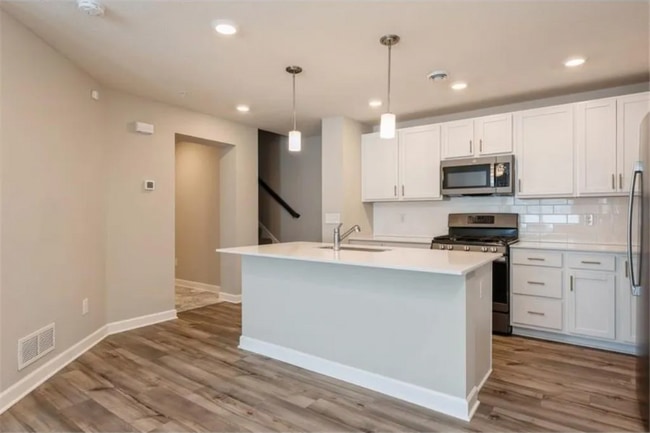 Photo - 10888 Fountain Pl N