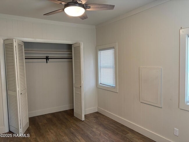 Photo - 202 Adelma St