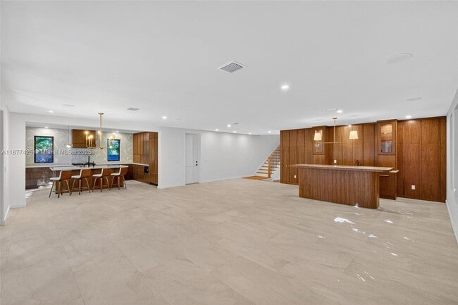 Photo - 2330 Overbrook St