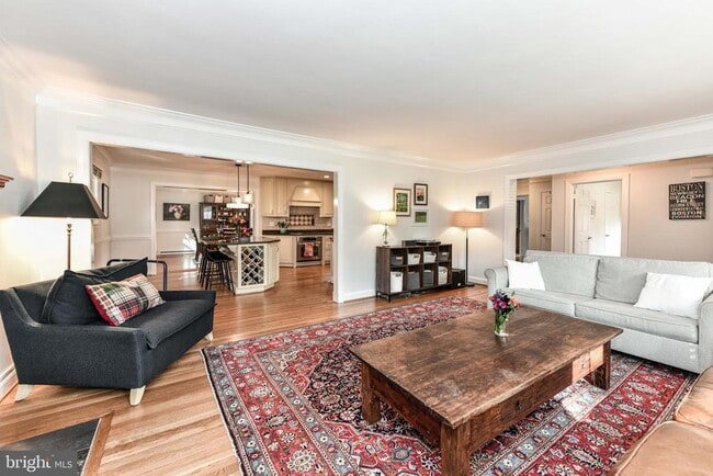 Photo - 3061 N Oakland St