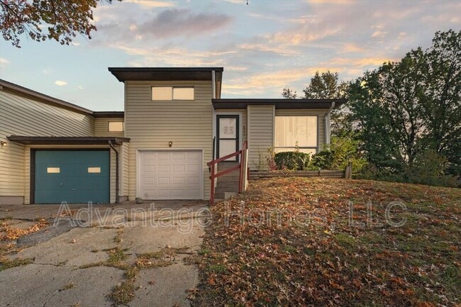 Photo - 805 N 70th St