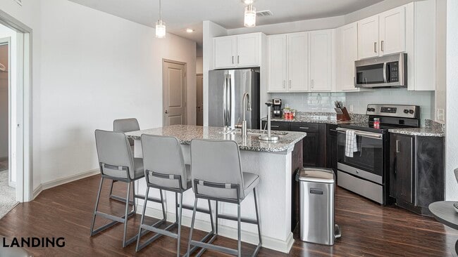 Photo - 5219 Rogers Rd Unidad 9203