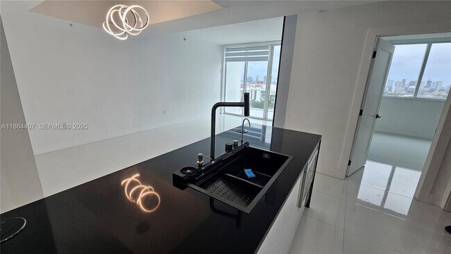 Photo - 1861 NW N River Dr Unit 11