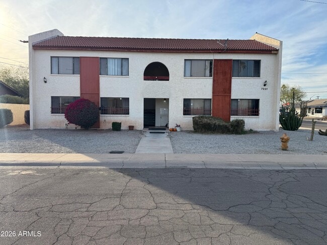 7221 E Granada Rd Unit 3