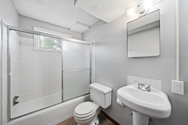 Photo - 5430 Ervin St