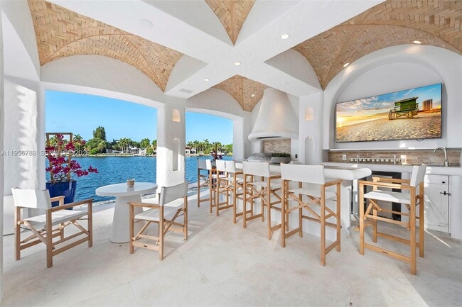 Photo - 24 S Hibiscus Dr