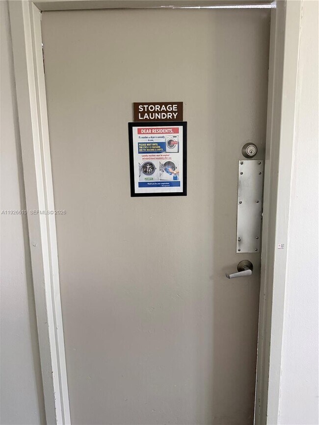 Photo - 17021 N Bay Rd Unidad 326