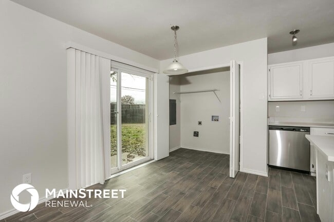 Photo - 603 Woodcrest Way