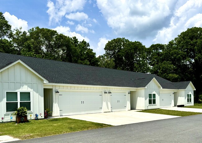 Exterior - The Residences at Willow Creek Apartments