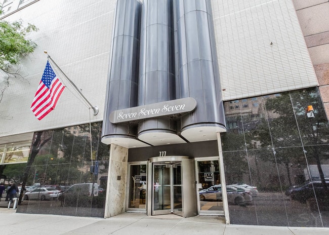 Building Photo - 777 N Michigan Ave Unit 1307