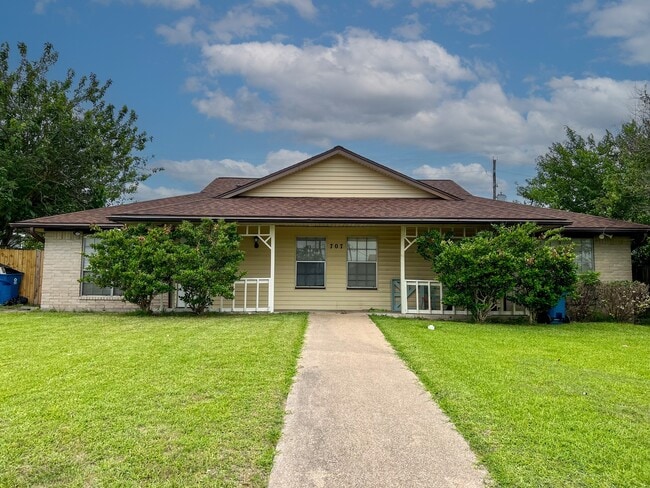 Building Photo - 707 Ruth Ct