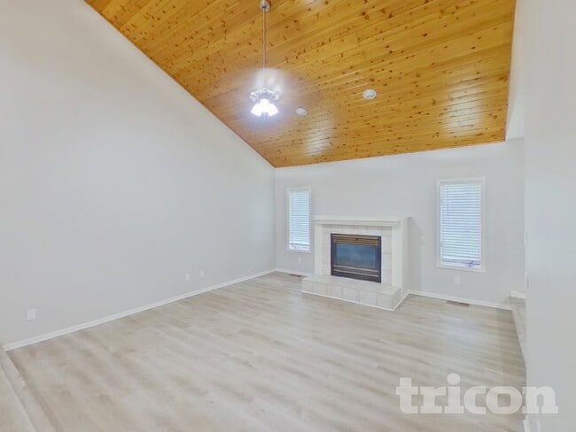 Photo - 209 Greenbriar Ln
