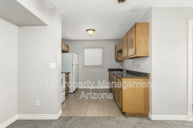 Photo - 568 N Center St Unidad C