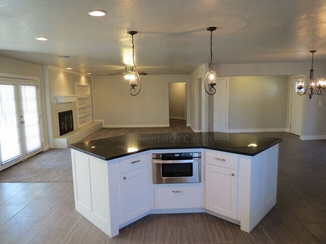 Photo - FANTASTIC - Corner Property, Open Plan, Gorgeous Kitchen - 3/2.5