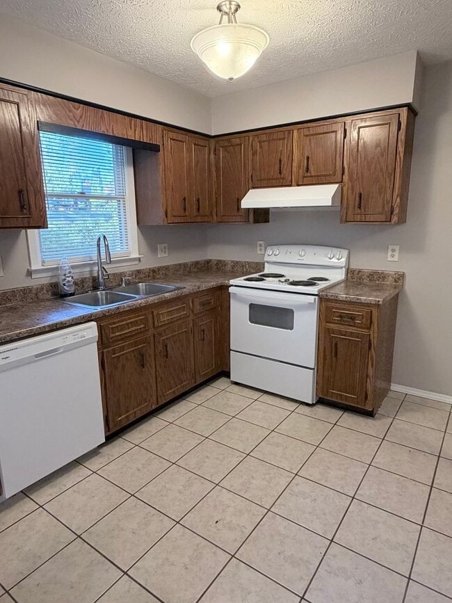 Photo - Spacious 3 Bed, 2 Bath Home in Arden With ...