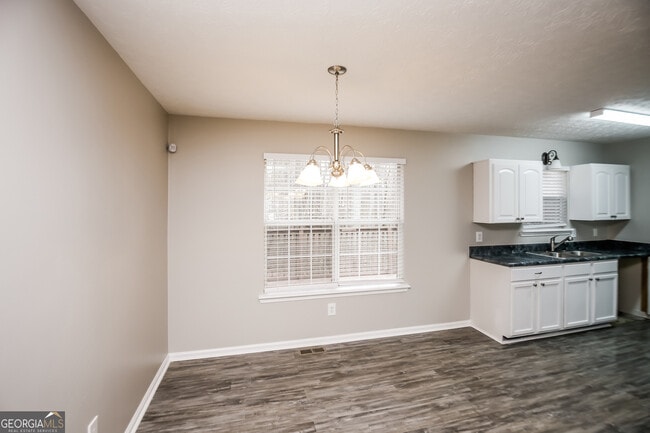 Photo - 221 Beechwood Ln