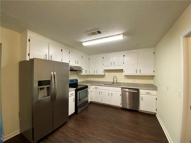 Photo - 1981 Patterson Cir