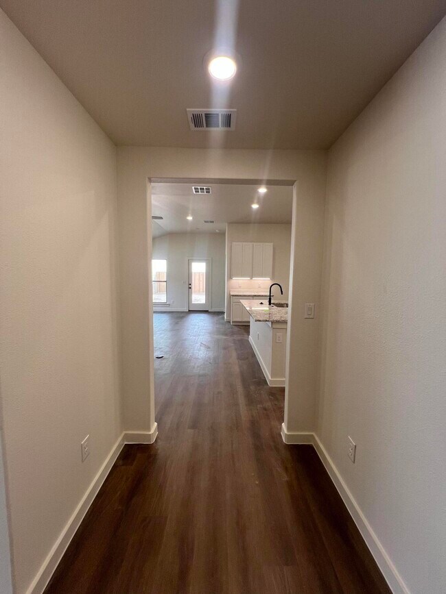 Photo - 3105 140th St