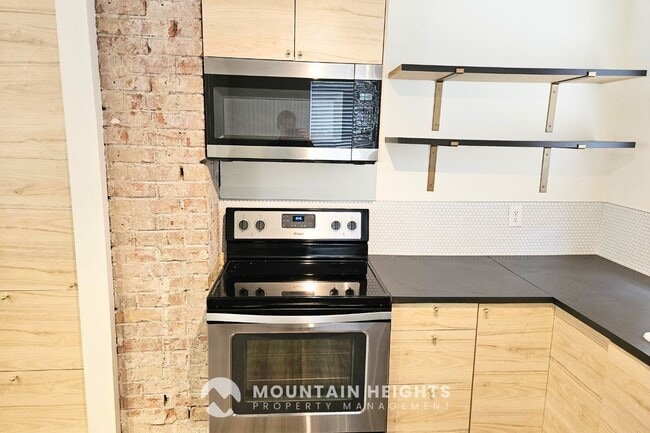 Photo - 1074 E Kensington Ave