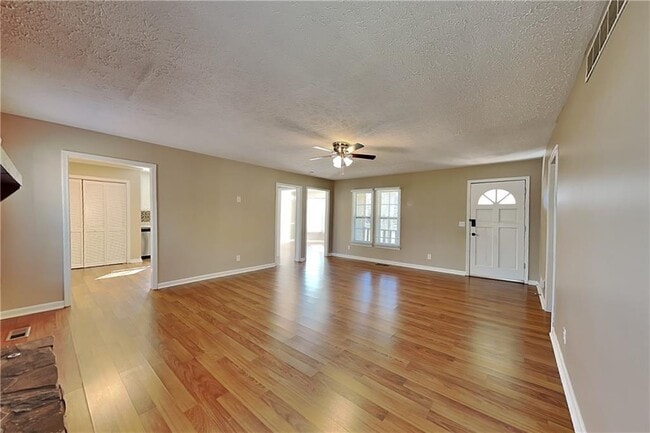 Photo - 1606 Shadowbrook Dr