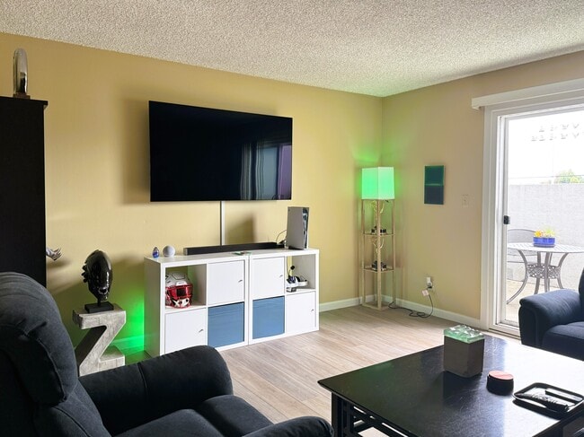 Photo - Sea Breeze Townhome Apartments