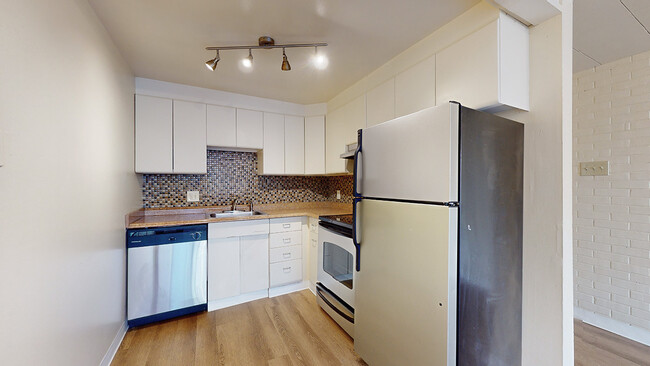 2 Bedroom - Kitchen - Four Winds Rental