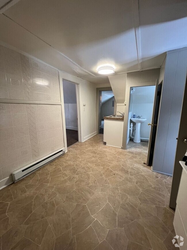 Building Photo - THR -03- Galesville Unit Upper Rental