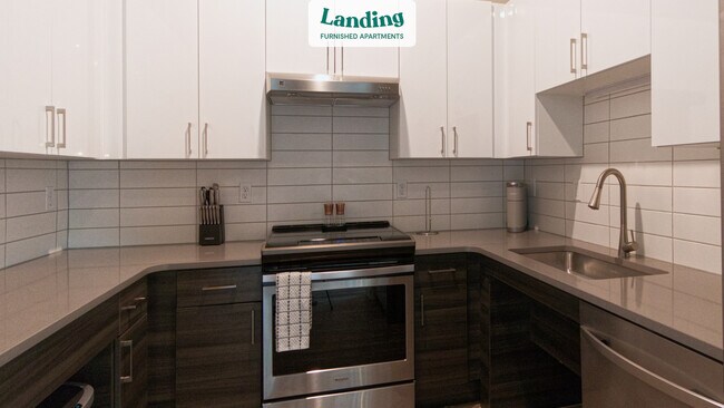 Photo - 160 16th St N Unidad 411.3067