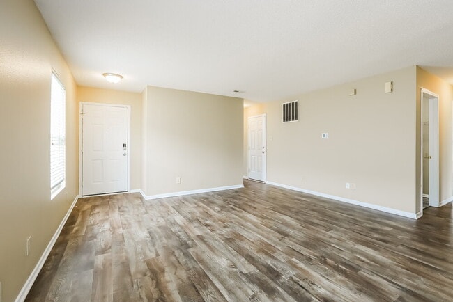 Photo - 8607 Bluff Point Dr