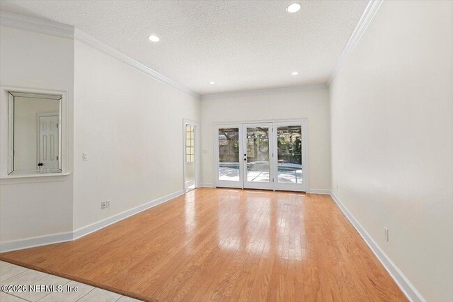 Photo - 639 Queens Harbor Blvd