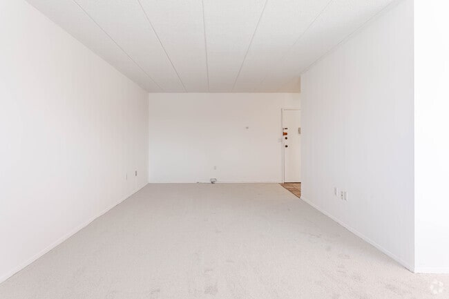 4.5 Rm, 1 Bd, 1 Ba - 950SG - Living Area